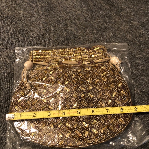 Decorative sequins draw string purse - Picture 4 of 4